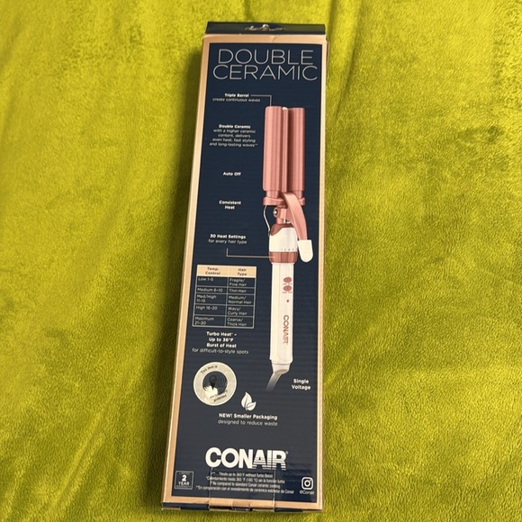 NIB Conair Double Ceramic Triple Barrel Waver Heats up to 400 degrees - Picture 3 of 6